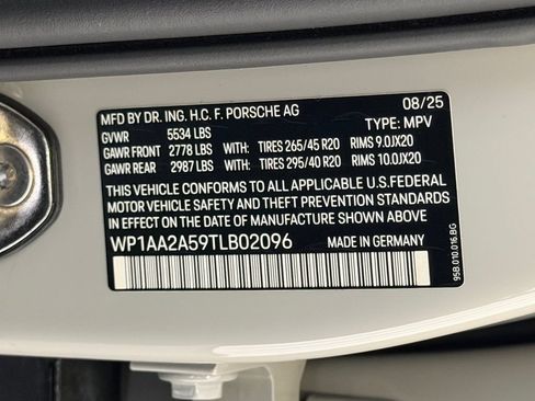 Certified 2026 Porsche Macan AWD/4WD image 27