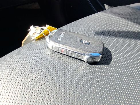 Used 2023 Kia Sportage SX image 31