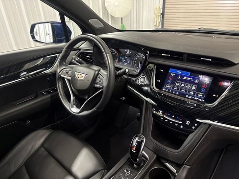 Certified 2025 Cadillac XT6 Premium Luxury FWD image 22