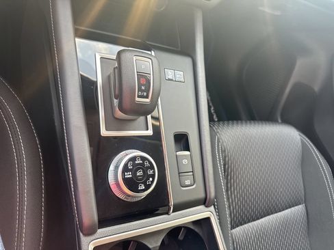 Used 2025 Mitsubishi Outlander ES AWD/4WD image 26