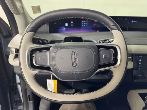 New 2026 Lincoln Navigator Reserve w/ Jet Appearance Package AWD/4WD image 24