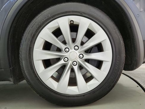 Used 2018 Tesla Model X 75D AWD/4WD image 32