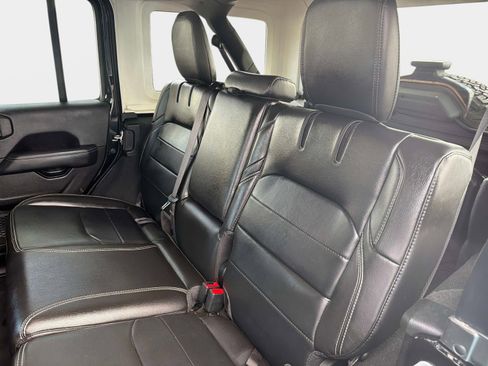 Used 2023 Jeep Wrangler Unlimited Sahara image 12