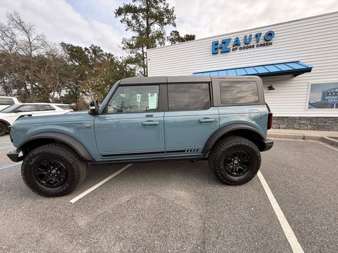 Used 2021 Ford Bronco First Edition AWD/4WD image 2