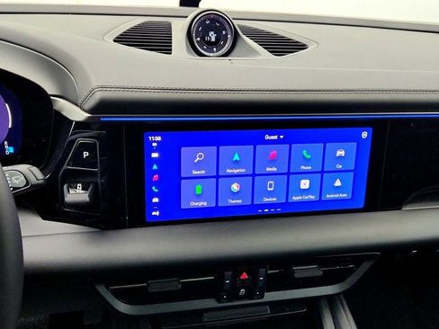 Used 2025 Porsche Macan 4 Electric image 18