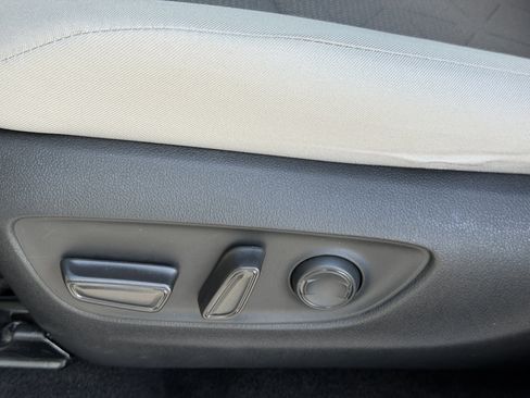 Used 2022 Toyota RAV4 XLE image 21