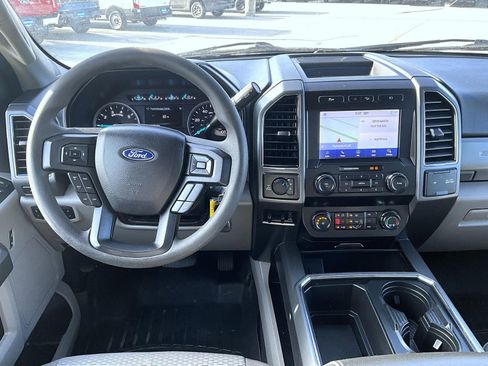 Used 2021 Ford F350 XLT w/ XLT Premium Package image 12