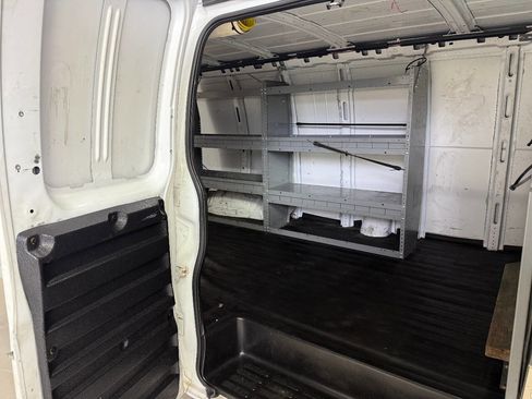 Used 2014 Chevrolet Express 3500 3500 3dr Extended Cargo Van image 57