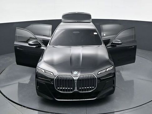 Used 2023 BMW 760i xDrive AWD/4WD image 44