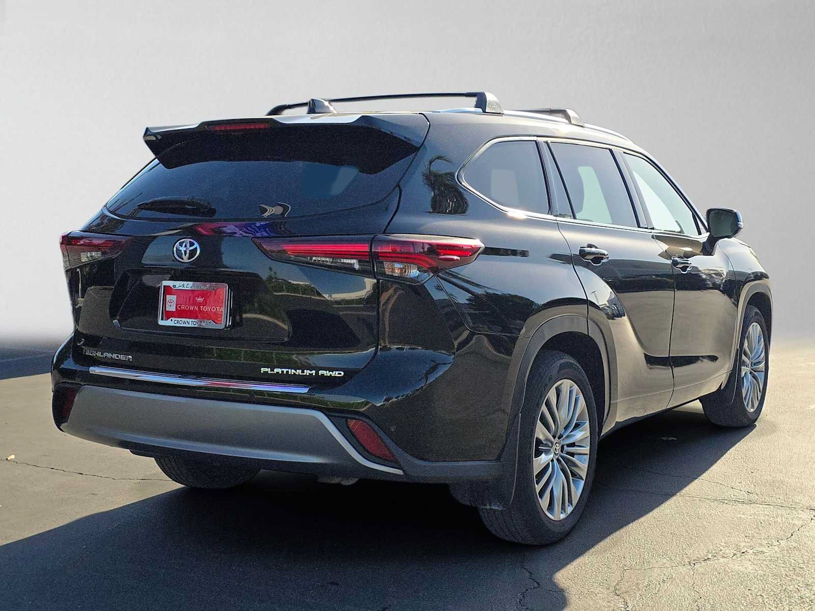 Certified 2026 Toyota Highlander Platinum AWD/4WD image 3