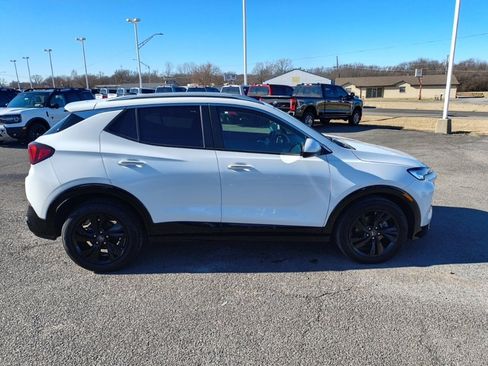 Used 2024 Buick Encore GX Sport Touring image 6