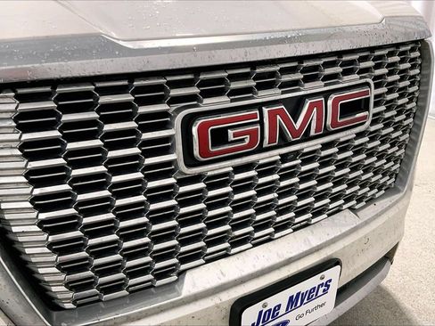 Used 2021 GMC Yukon Denali RWD image 7