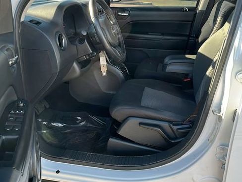 Used 2012 Jeep Compass Latitude w/ Altitude Pkg image 15