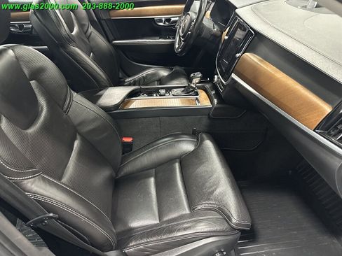 Used 2017 Volvo S90 T6 Inscription w/ Vision Package image 25