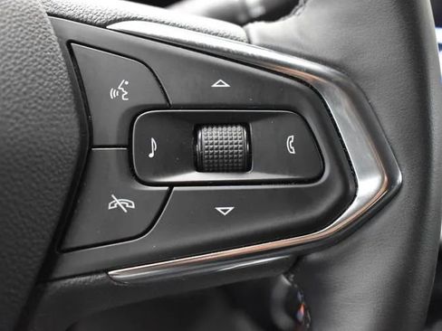 Used 2025 Chevrolet Trax LT w/ LT Convenience Package FWD image 23