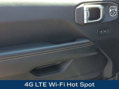 Used 2025 Jeep Wrangler Unlimited Sahara image 22