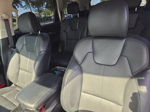 Used 2023 Kia Telluride EX FWD image 23