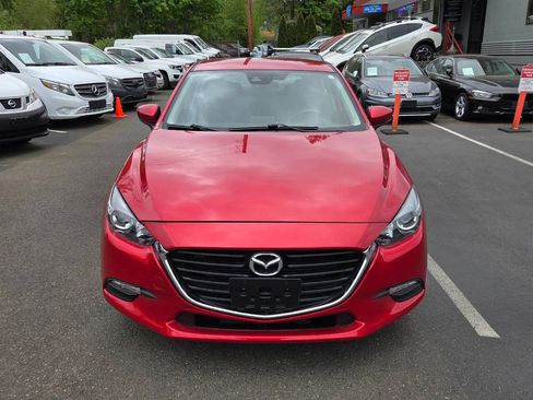 Used 2018 MAZDA MAZDA3 Touring FWD image 2