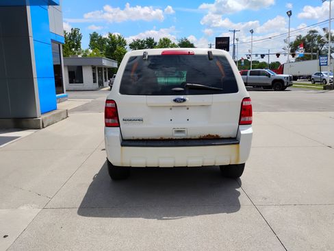 Used 2012 Ford Escape XLS AWD/4WD image 8