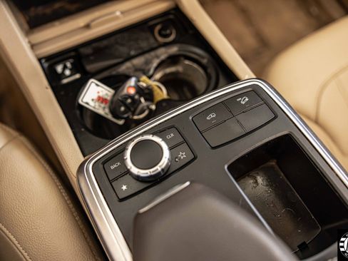 Used 2016 Mercedes-Benz GL 450 4MATIC w/ Premium I Package image 30