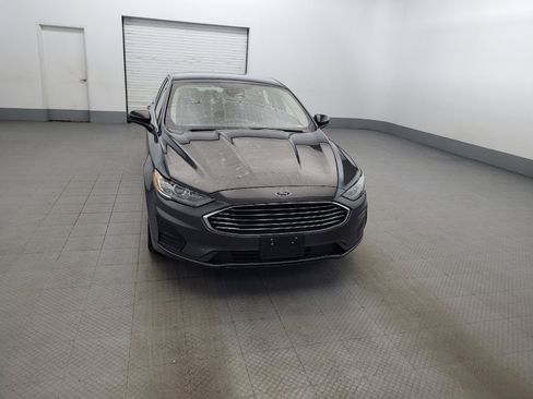 Used 2019 Ford Fusion SE FWD image 14