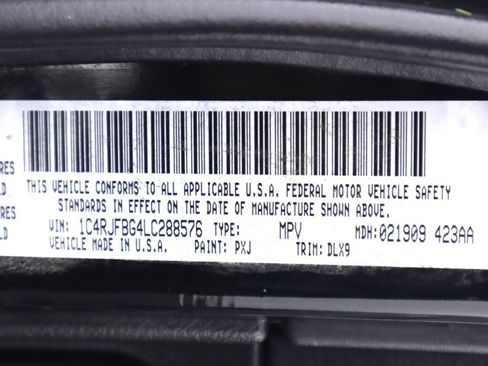 Used 2020 Jeep Grand Cherokee Limited w/ Luxury Group II image 48