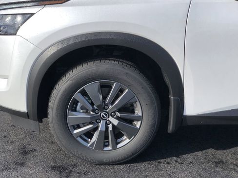 New 2025 Nissan Pathfinder SV w/ SV Premium Package image 10