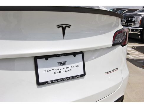 Used 2022 Tesla Model Y Performance AWD/4WD image 24