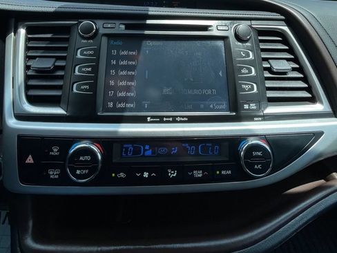 Used 2017 Toyota Highlander XLE FWD image 23