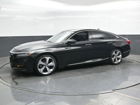 Used 2018 Honda Accord Touring image 6
