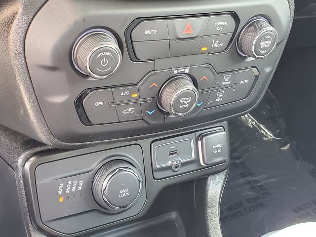 Certified 2023 Jeep Renegade Limited AWD/4WD image 17