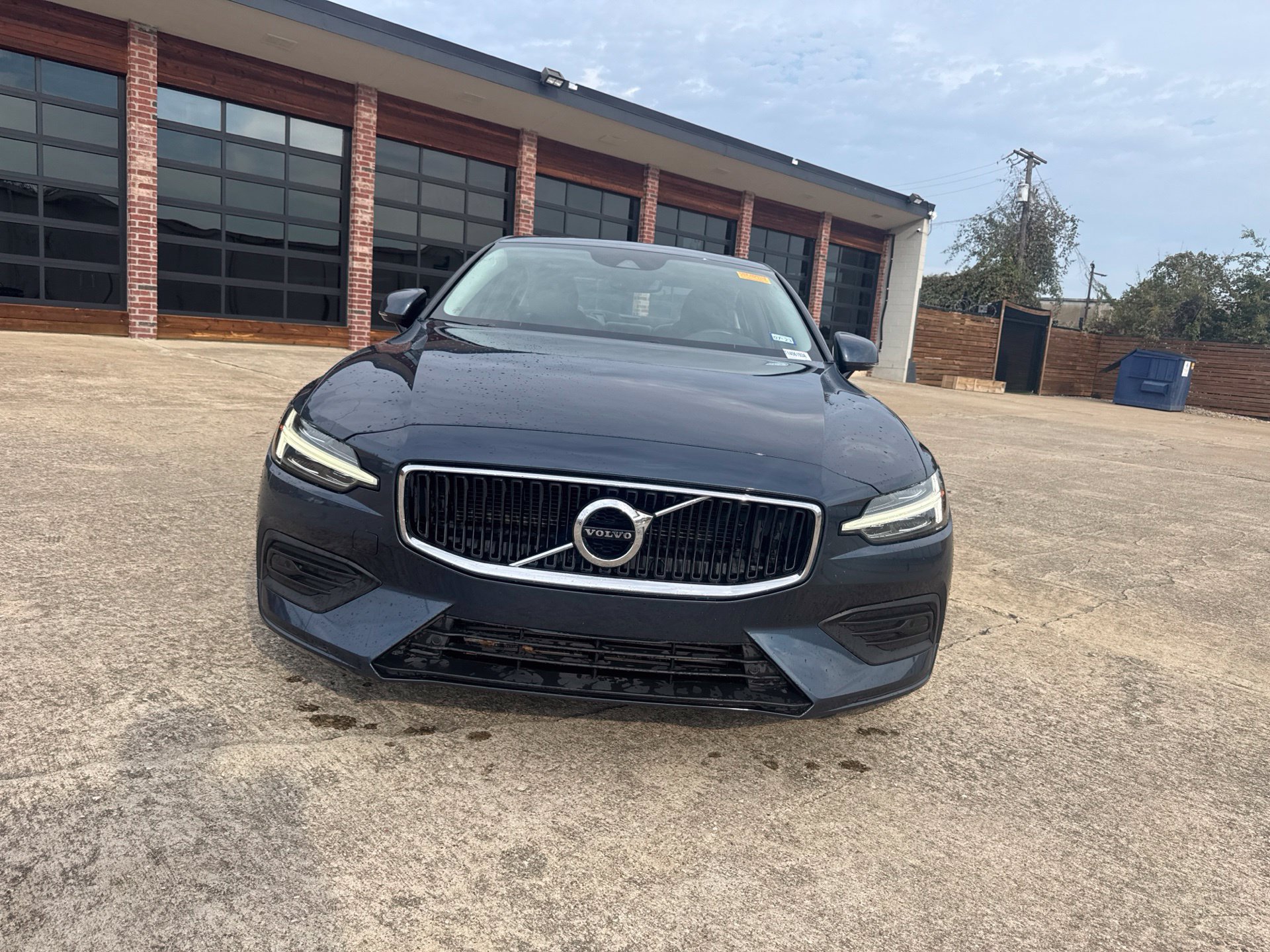 Used 2019 Volvo S60 T5 Momentum w/ Multimedia Package FWD image 2
