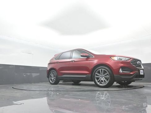 Certified 2019 Ford Edge Titanium w/ Cold Weather Package AWD/4WD image 35
