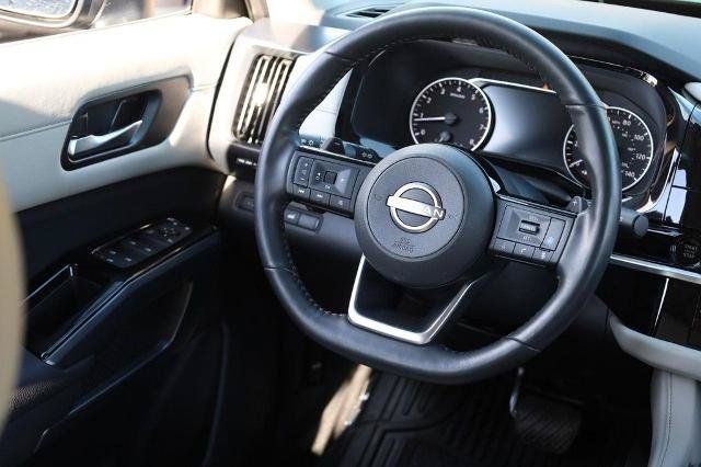 Certified 2025 Nissan Pathfinder SL AWD/4WD image 27