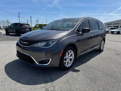 Used 2020 Chrysler Pacifica Touring-L w/ Tire & Wheel Group