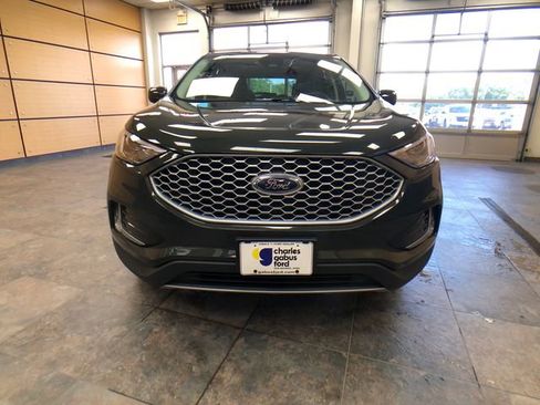 Certified 2024 Ford Edge SEL w/ Convenience Package AWD/4WD image 2