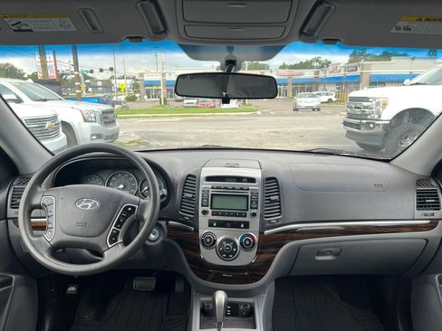 Used 2012 Hyundai Santa Fe GLS FWD image 9