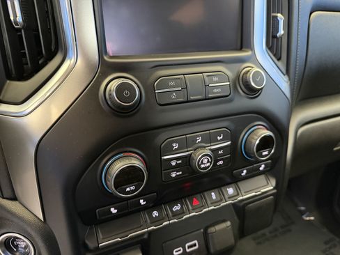 Used 2021 Chevrolet Silverado 1500 LT AWD/4WD image 23
