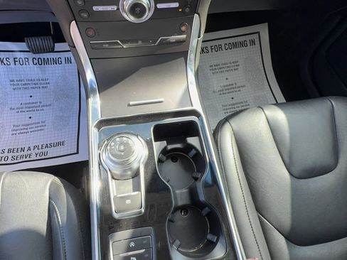 Used 2020 Ford Edge Titanium FWD image 19