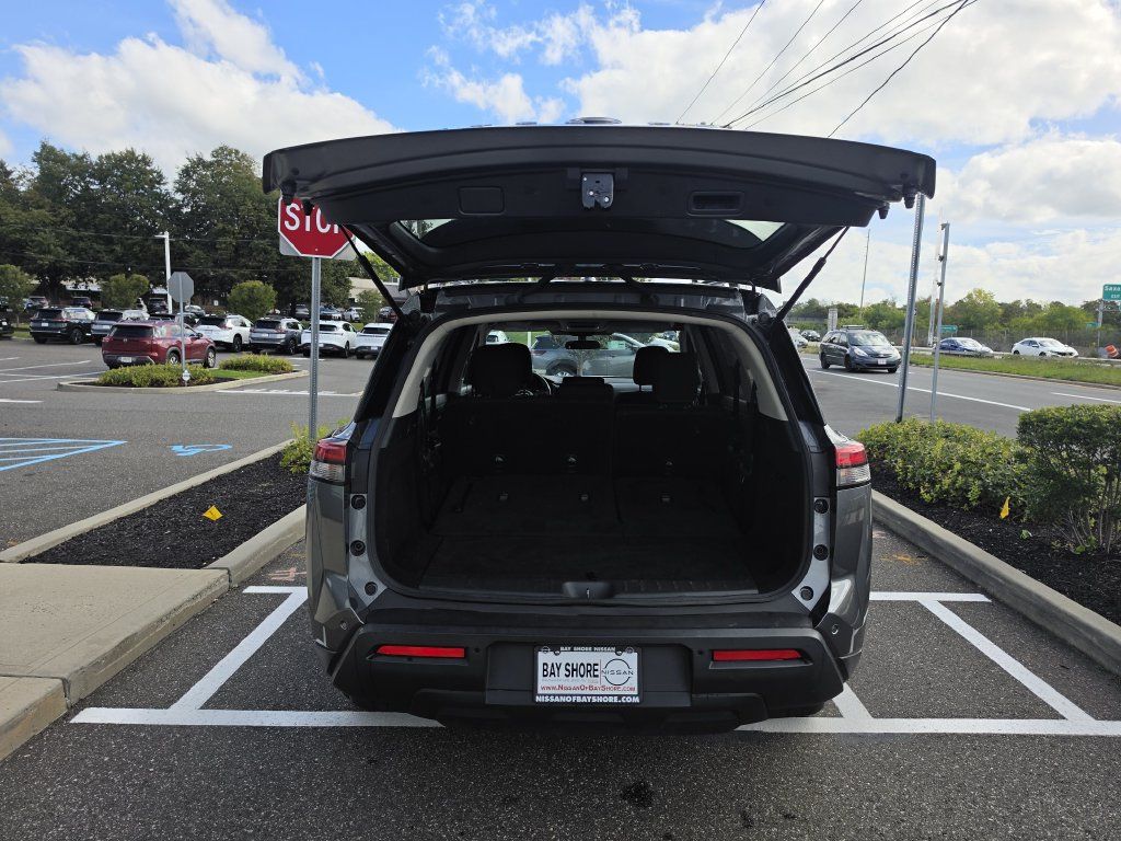 Certified 2024 Nissan Pathfinder SV AWD/4WD image 24
