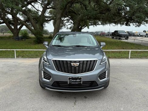 Used 2020 Cadillac XT5 Premium Luxury FWD image 2