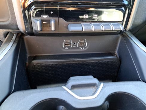 Used 2021 RAM 2500 Laramie w/ Night Edition image 28