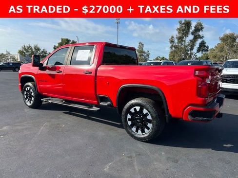 Used 2020 Chevrolet Silverado 2500 Custom w/ Custom Value Package image 4