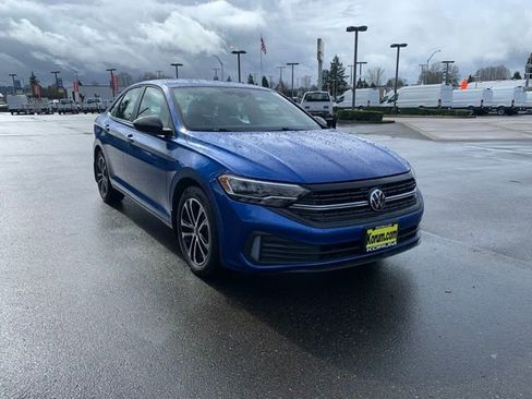 Used 2024 Volkswagen Jetta Sport image 7