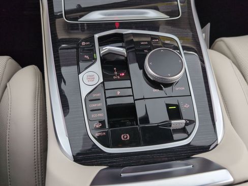 New 2026 BMW X7 M60i image 26