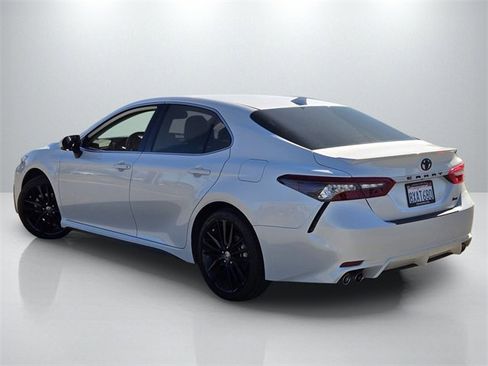 Used 2021 Toyota Camry XSE image 6