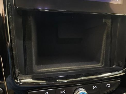 Used 2020 Chevrolet Traverse LT FWD image 23