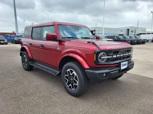 New 2026 Ford Bronco Outer Banks image 17