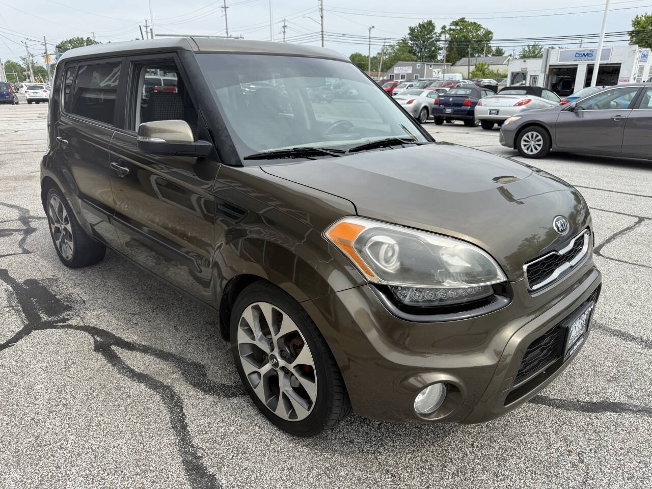 Used 2013 Kia Soul ! FWD image 4