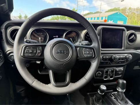 Used 2023 Jeep Wrangler Unlimited w/ Sun & Screen Package AWD/4WD image 20